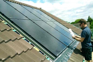 Roof integrated PV panels