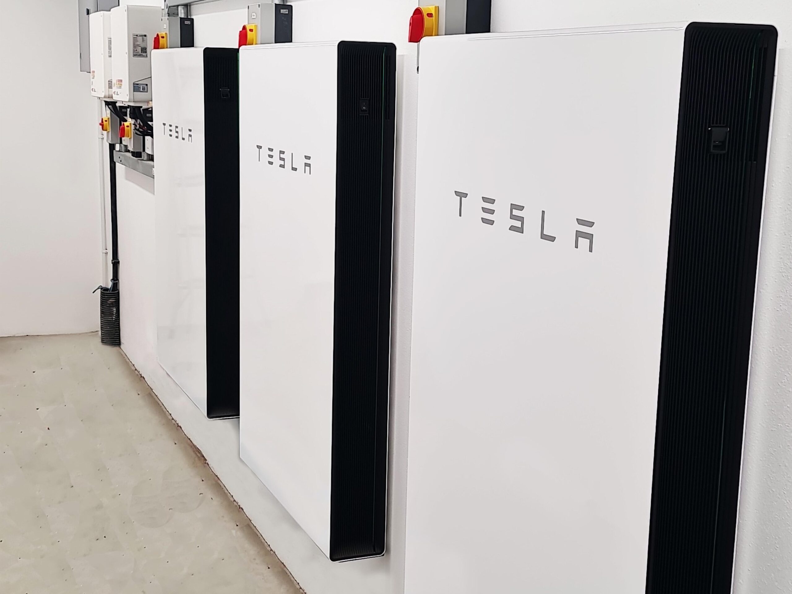 3x Tesla Powerwalls scaled
