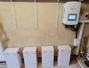 Inverter with batteries