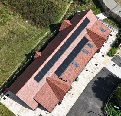 Roof integrated solarpanels